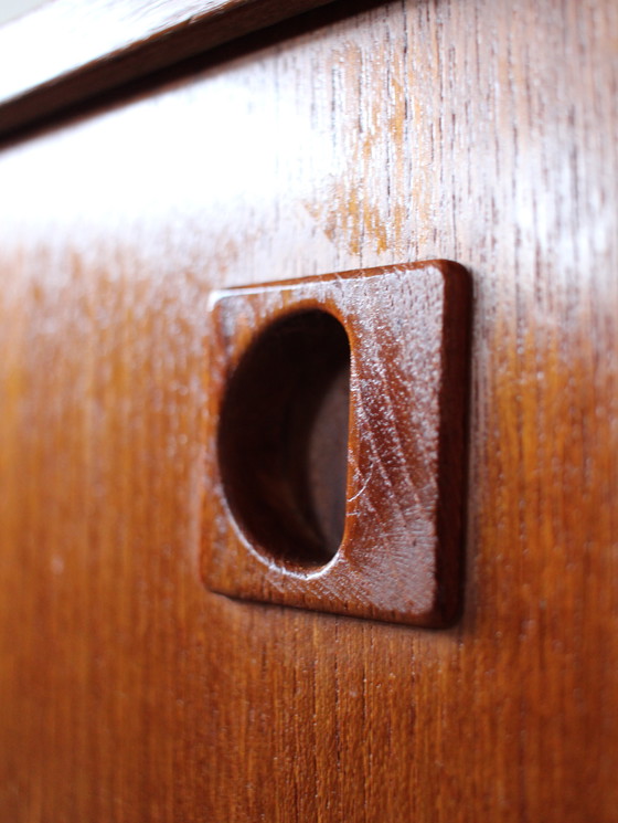 Image 1 of Vintage Deens dressoir in teak, zeer diep! Ideaal voor platenspelers