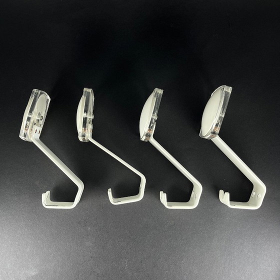 Set of 4 vintage wall hooks – Space Age design, white metal & transparent acrylic – Coat racks, Plexiglass (photo 17 of 17)