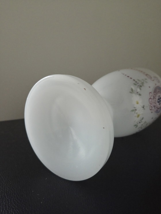 Image 1 of 2 antike deutsche Vasen aus Opalglas