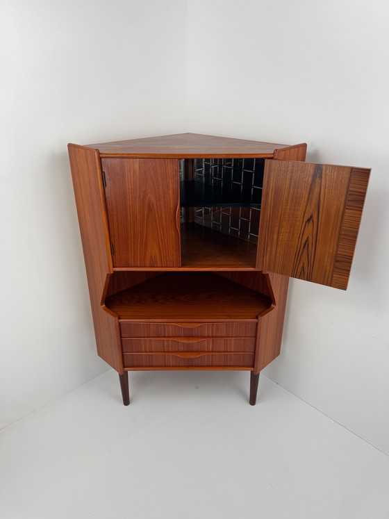 Image 1 of Gunnar Falsig Eckbarschrank für Falsigs Møbelfabrik – Intelligentes dänisches Design