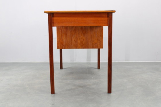 Image 1 of Scrivania danese indipendente in teak di metà secolo