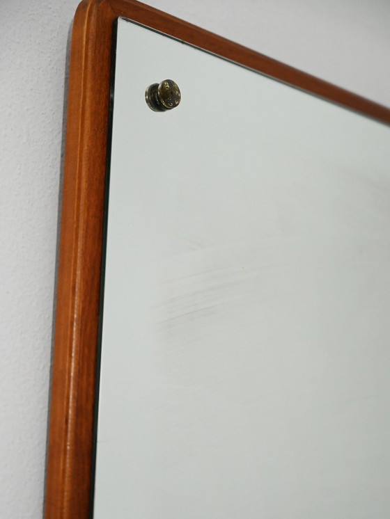 Image 1 of Scandinavische vierkante teakhouten spiegel uit de jaren 60-70.