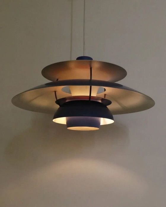 Image 1 of Lampada da tavolo vintage Louis Poulsen PH5 blu, colore unico, design danese