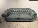 Canapé Chesterfield spacieux en cuir 2 places