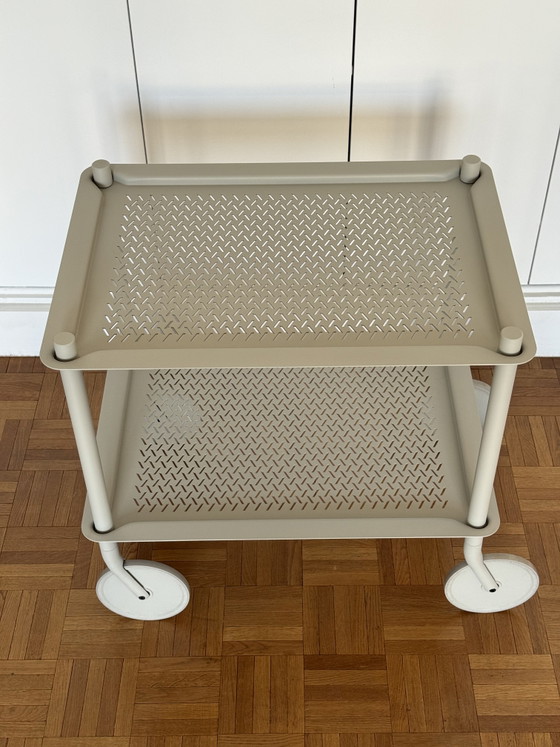 Muuto Flow Trolley, Grau – Sideboard, Metal, Modern (photo 2 of 5)