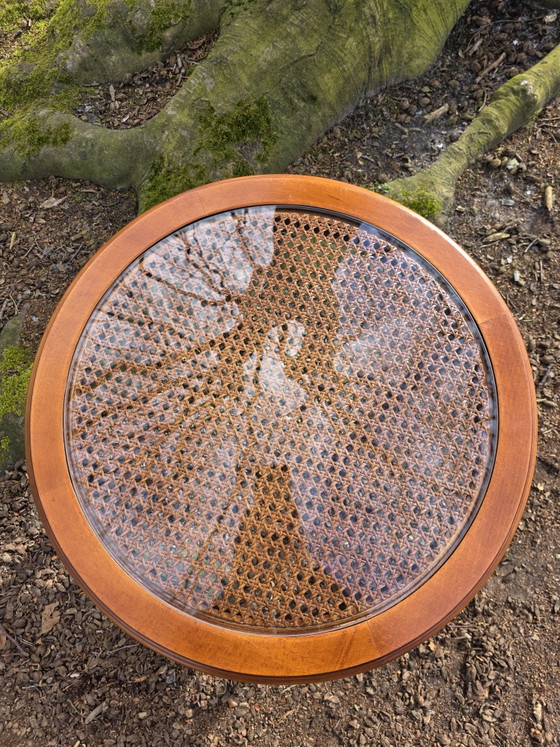 Image 1 of Vintage bijzettafel met Weens vlechtwerk