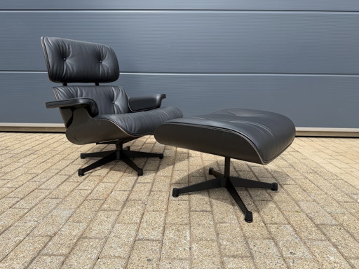 2x Original Vitra Eames Lounge chair + Ottoman Full Black version in MINT CONDITION!!