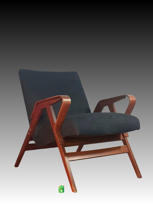 Fauteuil Jiràk Par Tatra, Vintage Tchèque 1960S 