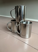 3 große Becher aus rostfreiem Stahl