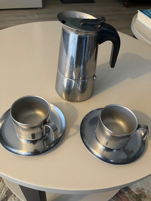 Dos tazas de espresso con cafetera de filtro Guido Bergna