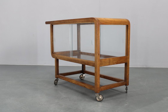 Image 1 of 1930er Jahre Art Deco Servierwagen aus Nussbaumholz, Tschechoslowakei
