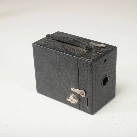 Early 20th century pinhole camera – Photography, Metal, Vintage (photo 2 of 5)