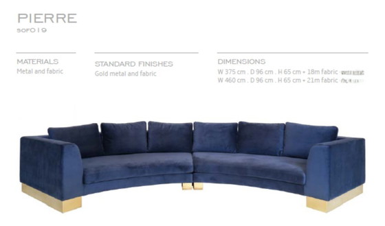Image 1 of ANA ROQUE „Pierre“ Geschwungenes Sofa – Beigefarbener Samt & Goldfarbenes Metallgestell – 375 cm