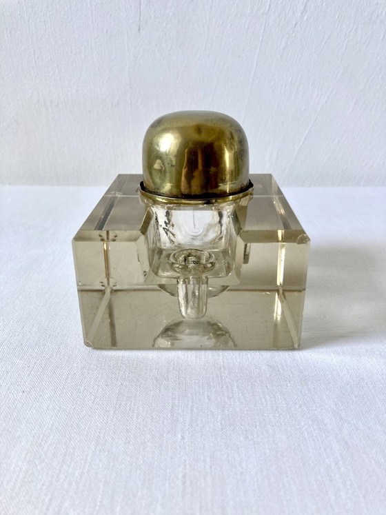 Desk Inkwell with Beveled Cut Glass Reservoir and Brass, circa 1900 – Decorative Objects (photo 2 of 18)