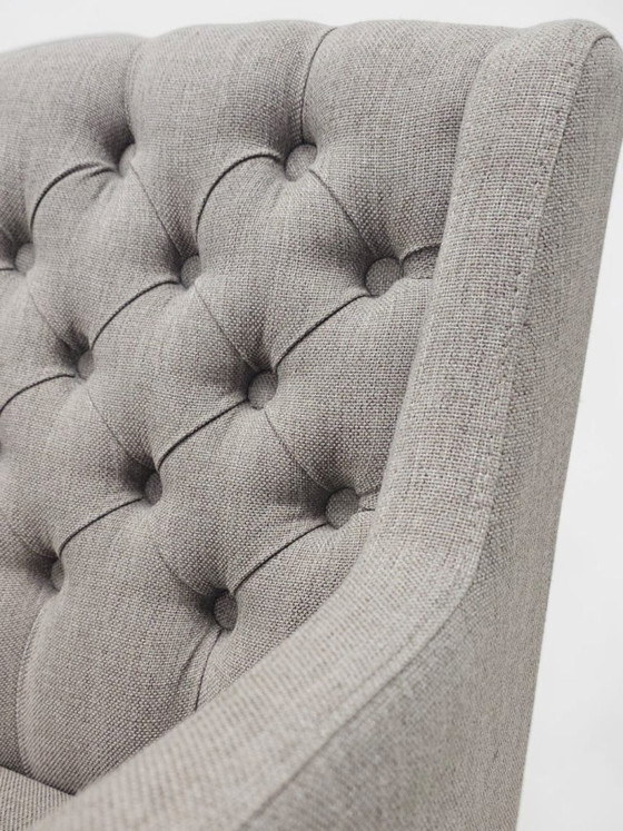 Image 1 of Zeitlose Eleganz: Bequeme graue Esszimmerstühle