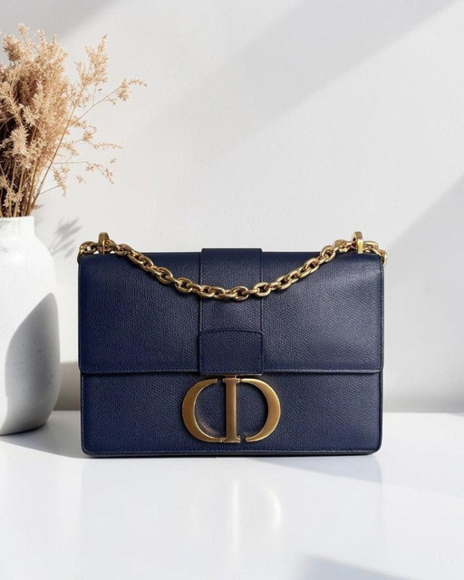 DIOR 30 MONTAIGNE MEDIUM - CAVIALE BLU SCURO CON FINITURE ORO