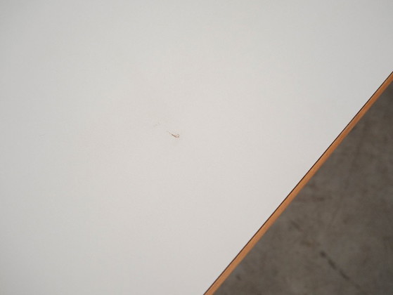 Image 1 of Mesa laminada, diseño danés, 2000, fabricada por Randers Møbelfabrik.