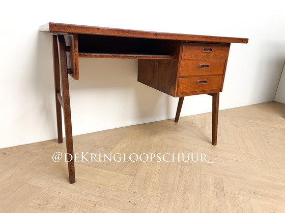 Image 1 of Vintage teakhouten scandinavisch bureau Deens design
