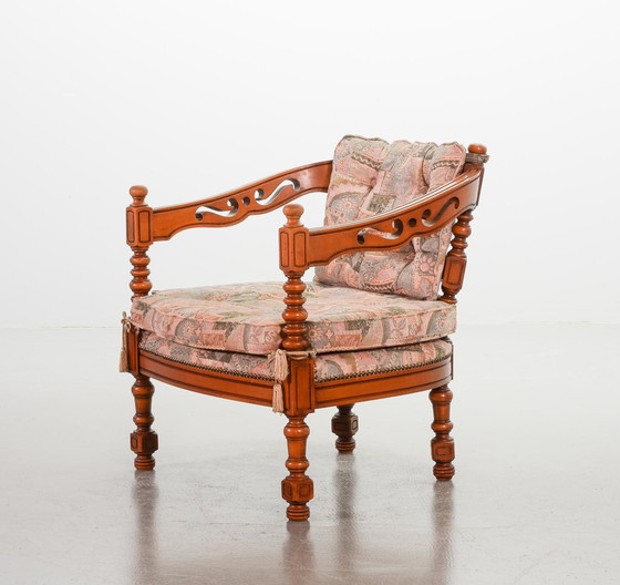 Image 1 of Giorgetti Gallery Collection Chaises longues en bois sculpté à la main avec tapisserie en gobelin, ensemble de 2. Italie, 1975.