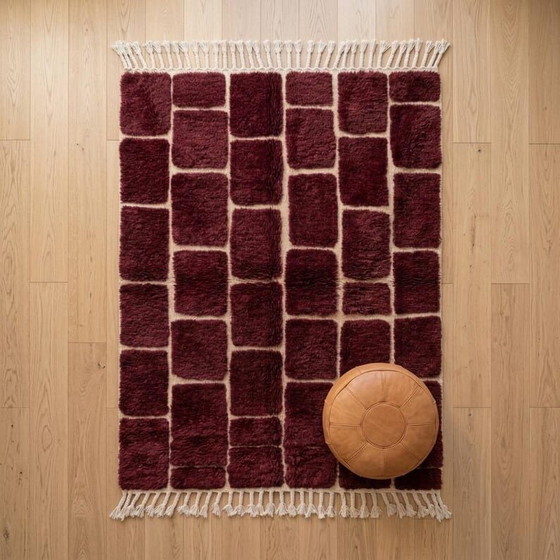 Grand tapis Berbère en laine naturelle sur mesure bordeaux 3/4 m – Aime Té, Wool (photo 7 of 8)