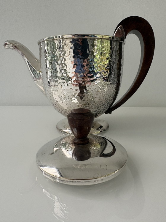 Art Deco Four-Piece Coffee and Tea Crockery | 1925-1930 | Hammered Silver-Plated Metal – Wood (photo 6 of 15)