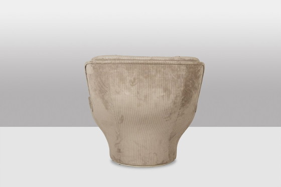 Image 1 of Michel Cadestin para Airborne. Sillón Karate de terciopelo. Hacia 1970.