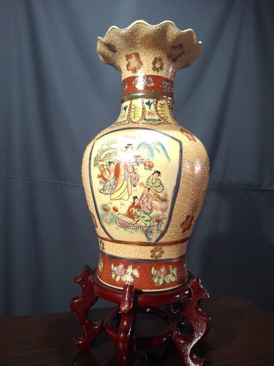 Image 1 of Large polychrome Chinese vase, 45 cm