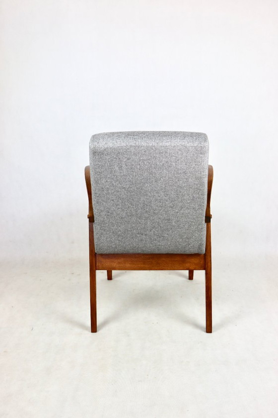 Image 1 of Hellgraue Sessel von Mieczyslaw Puchala, 1970er Jahre, 4 Exemplare