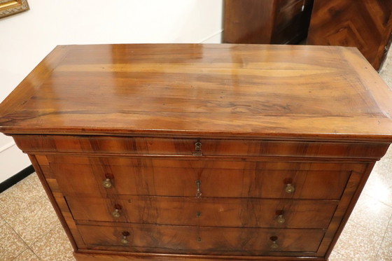 Image 1 of Cómoda antigua de nogal, restaurada, Italia, siglo XIX