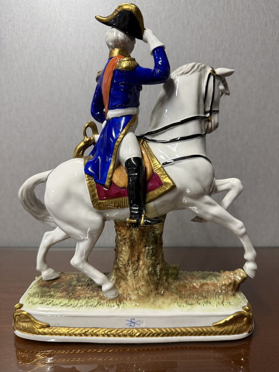 Image 1 of Statue équestre en porcelaine