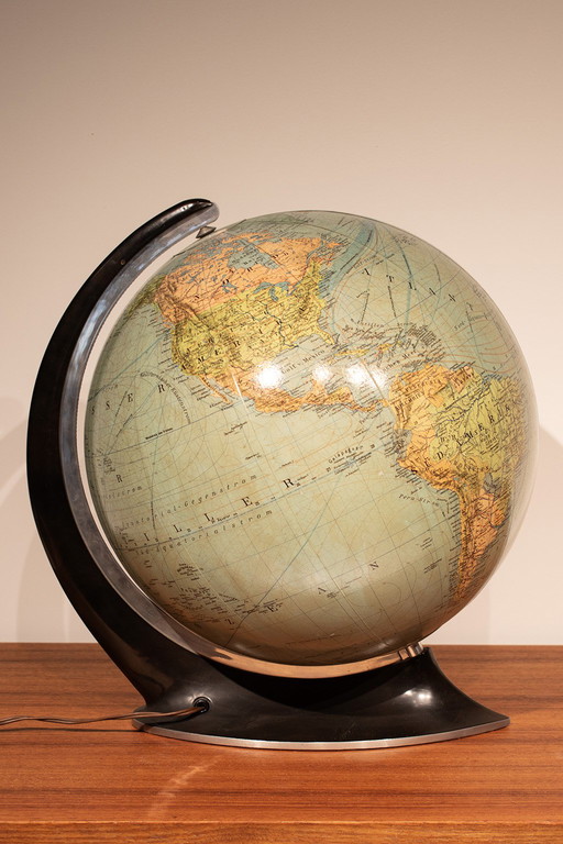 Magnifique globe lumineux