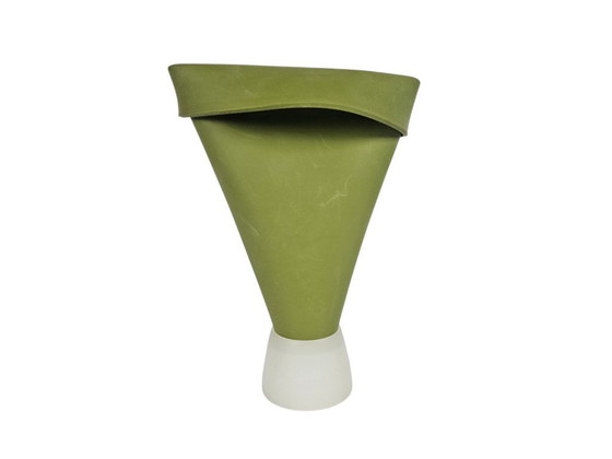 Image 1 of Design néerlandais - « Vase incroyable » - création de Johan Bakermans - caoutchouc - vase enroulable - années 90