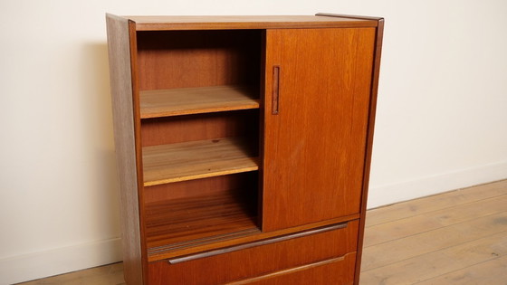 Image 1 of Vintage wandkast | Schuifdeuren | Deens design | 120 cm