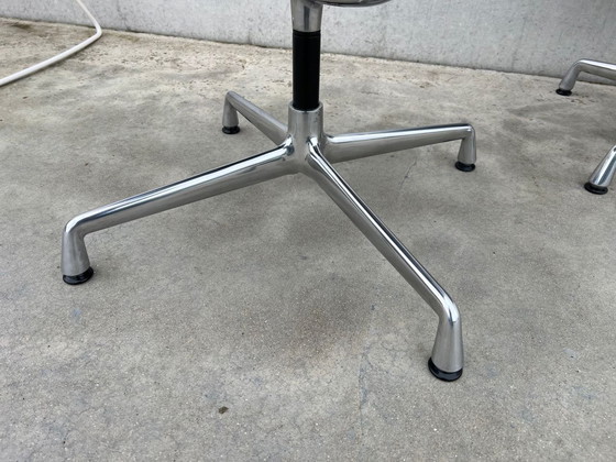 Image 1 of 2x Sedia in pelle Vitra Eames EA208