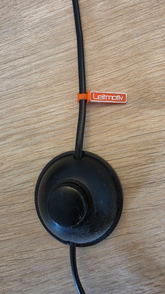 Image 1 of 2 lámparas de pie Leitmotiv de estilo retro espacial, aluminio/acero