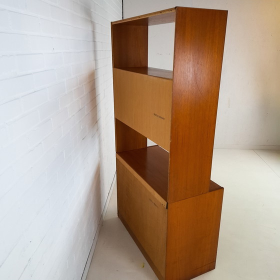 Image 1 of Armario de pared antiguo de teca, diseño danés, década de 1970.