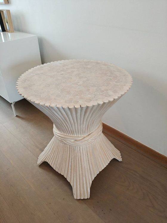 Image 1 of Mesa de ratán con forma de gavilla de trigo - McGuire