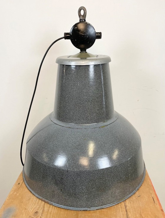 Image 1 of Grande lampe industrielle en émail gris d'Elektrosvit, années 1960
