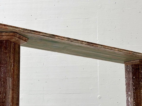 Image 1 of Consolle in marmo rosso-marrone con superficie lucida, Italia