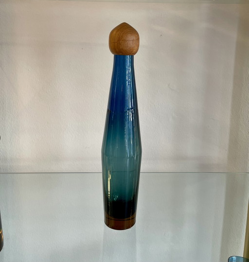 Caraffa/decanter/bottiglia soffiata a bocca da Göran Wärff della serie Tropico per Pukeberg.