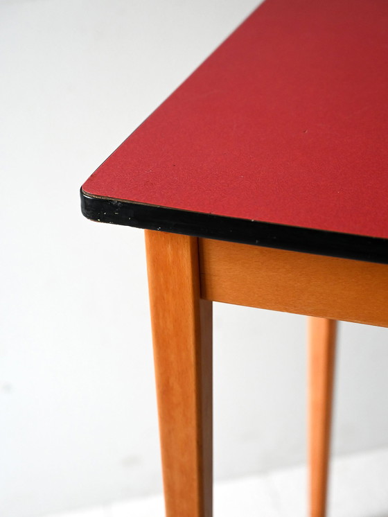 Image 1 of Table de salle à manger scandinave, années 1960, avec plateau en formica rouge