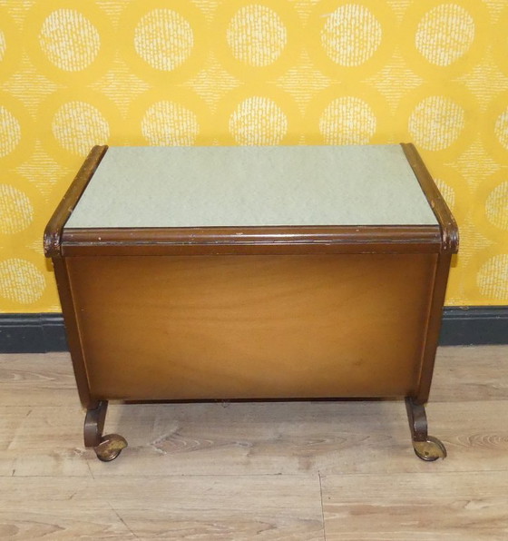 Image 1 of 50er Jahre Nähkasten Kefer Kleinmöbel München Aufbewahrung auf Rollen Nähkorb Nähwagen sixties mid century retro vintage