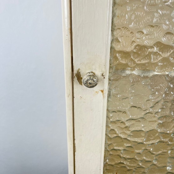 Image 1 of Antieke crèmekleurige medicijnkast, 20e eeuw