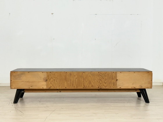 Image 1 of Buffet style années 60 – Plateau refait à la main en noir vintage