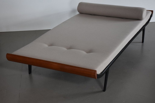Lit de jour design Mid Century Cleopatra 60s restauré Teck