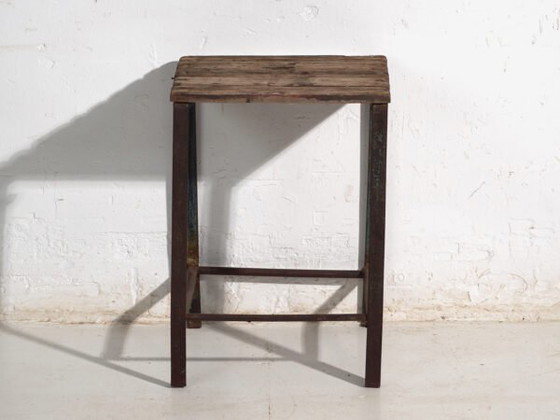 Antique industrial stool in pine wood and iron – Central Europe, circa 1950 – Industrieel (photo 23 of 33)