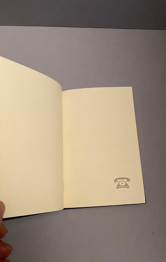 Image 1 of Telefoonboek van 925% zilver en blauw leer met gegraveerd bloemenontwerp