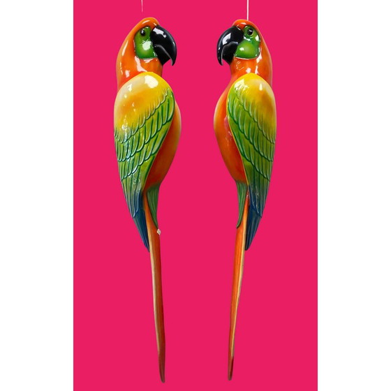 Image 1 of Pair of vintage parrots macaws in fiberglass and epoxy, Italy 1970s