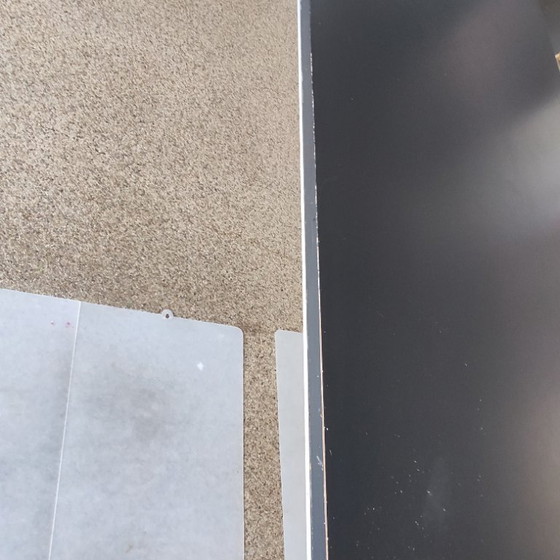 Image 1 of Leolux Iazki dining table