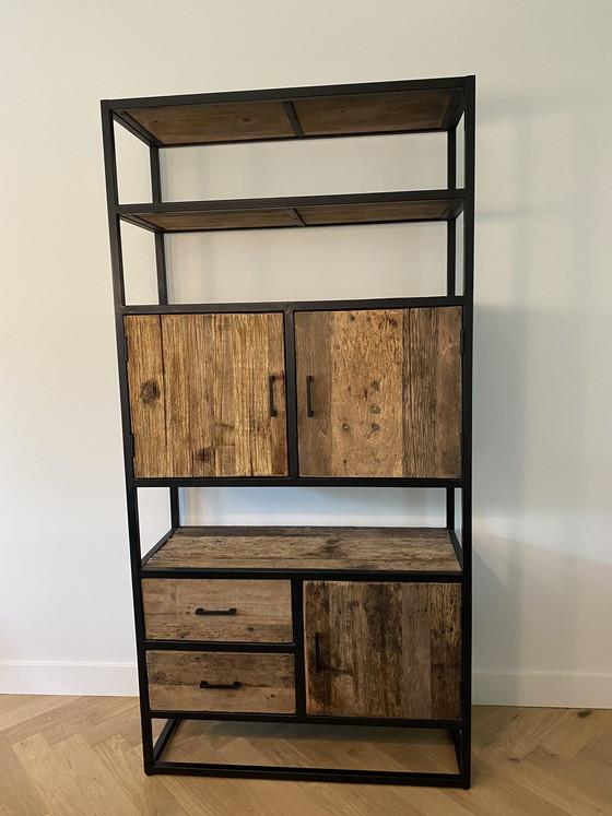 Image 1 of Armario ferroviario robusto: diseño industrial único | Loods5